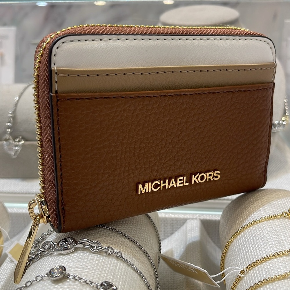 Michael Kors Jet Set Travel Md Zip Around Color-Block Wallet Card Case
Luggage - Picture 2 of 16